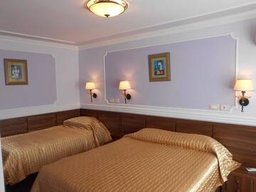 Фото номера Трехместный номер Отель Hotel Parc Tecuci г. Tecuci 4